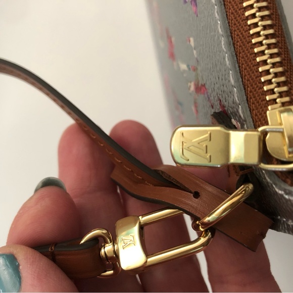 Neverfull Pouch Garden Capsule Silver Monogram Canvas Wristlet - Picture 5 of 5